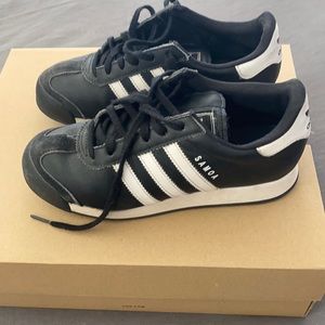 Adidas boys Samoa soccer shoe